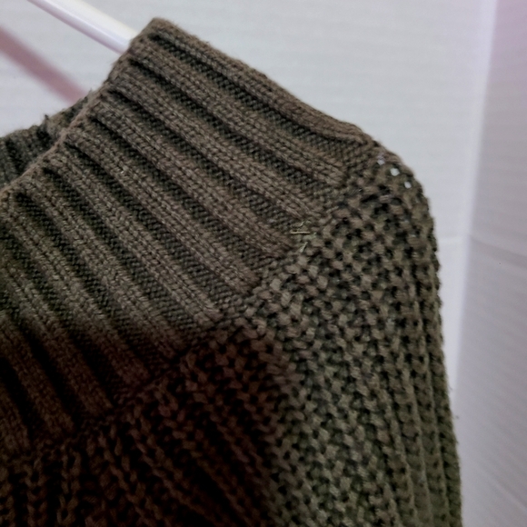 HOLLISTER CALIFORNIA WOMEN'S SIZE SMALL SCOOP NECK PULLOVER - Picture 3 of 9